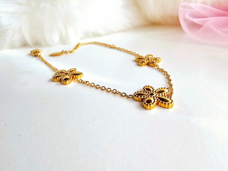 Gold Anti Tarnish Floral Bracelet