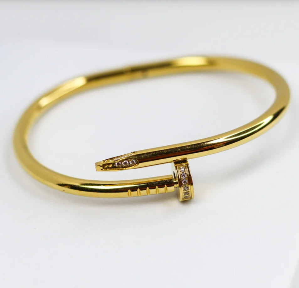 Gold Anti Tarnish AD Welded Nail Bracelet