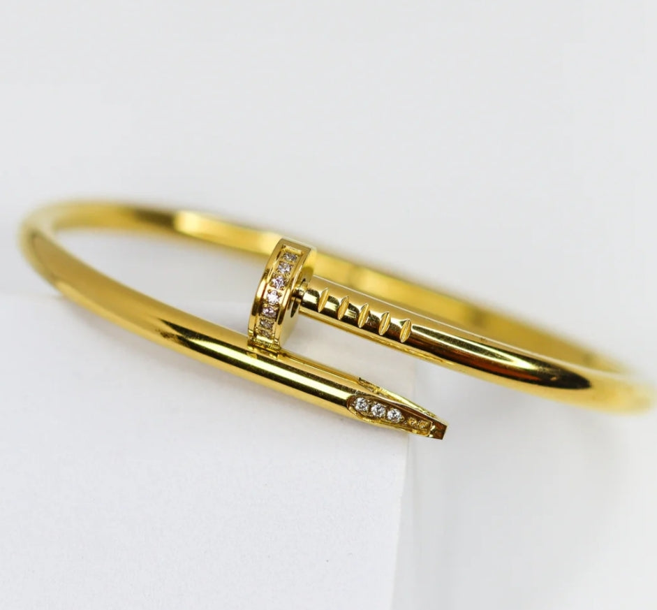 Gold Anti Tarnish AD Welded Nail Bracelet