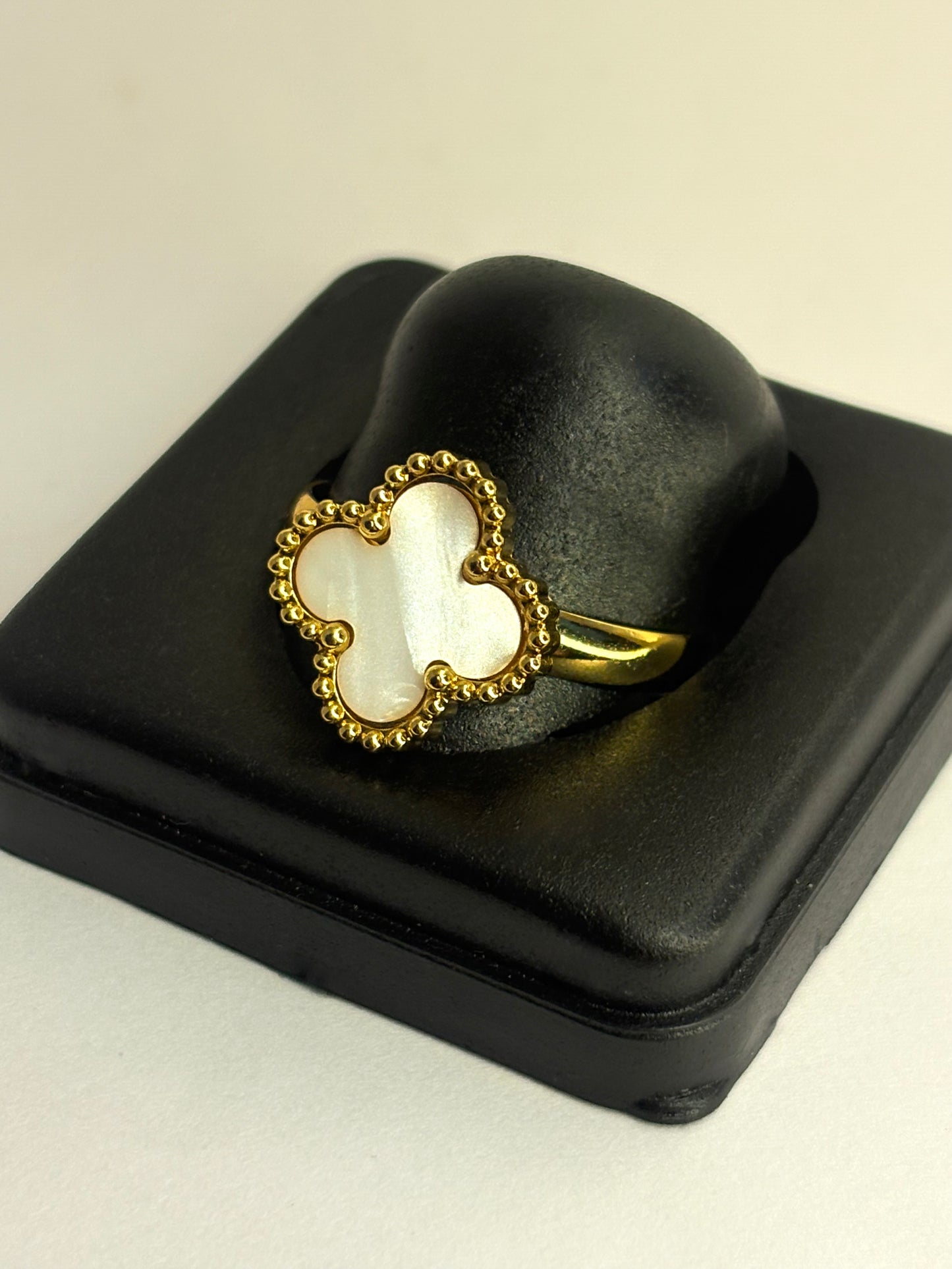 White Anti Tarnish Vancleef Ring