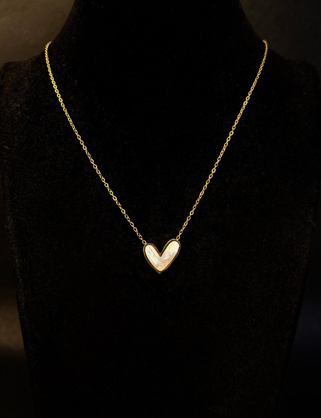 FO Pearl Heart Neckpiece– Gold