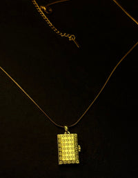 FO Pearl Locket Neckpiece – Gold