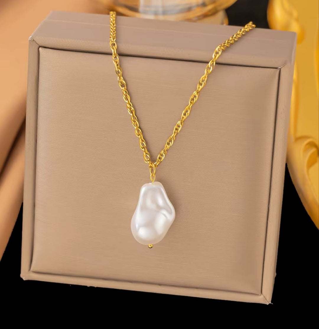 Freshwater pearl anti tarnish neckpiece