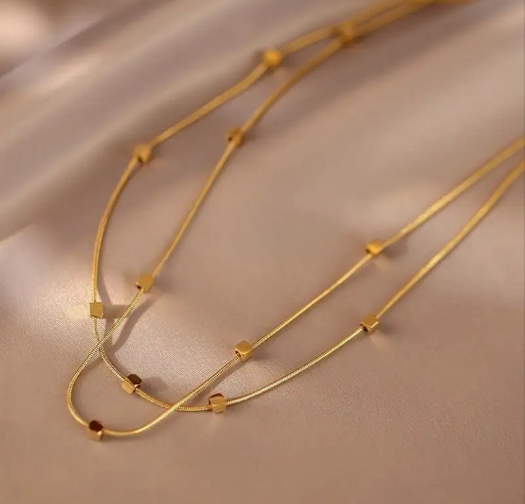 Retro double layered cubic square neckpiece